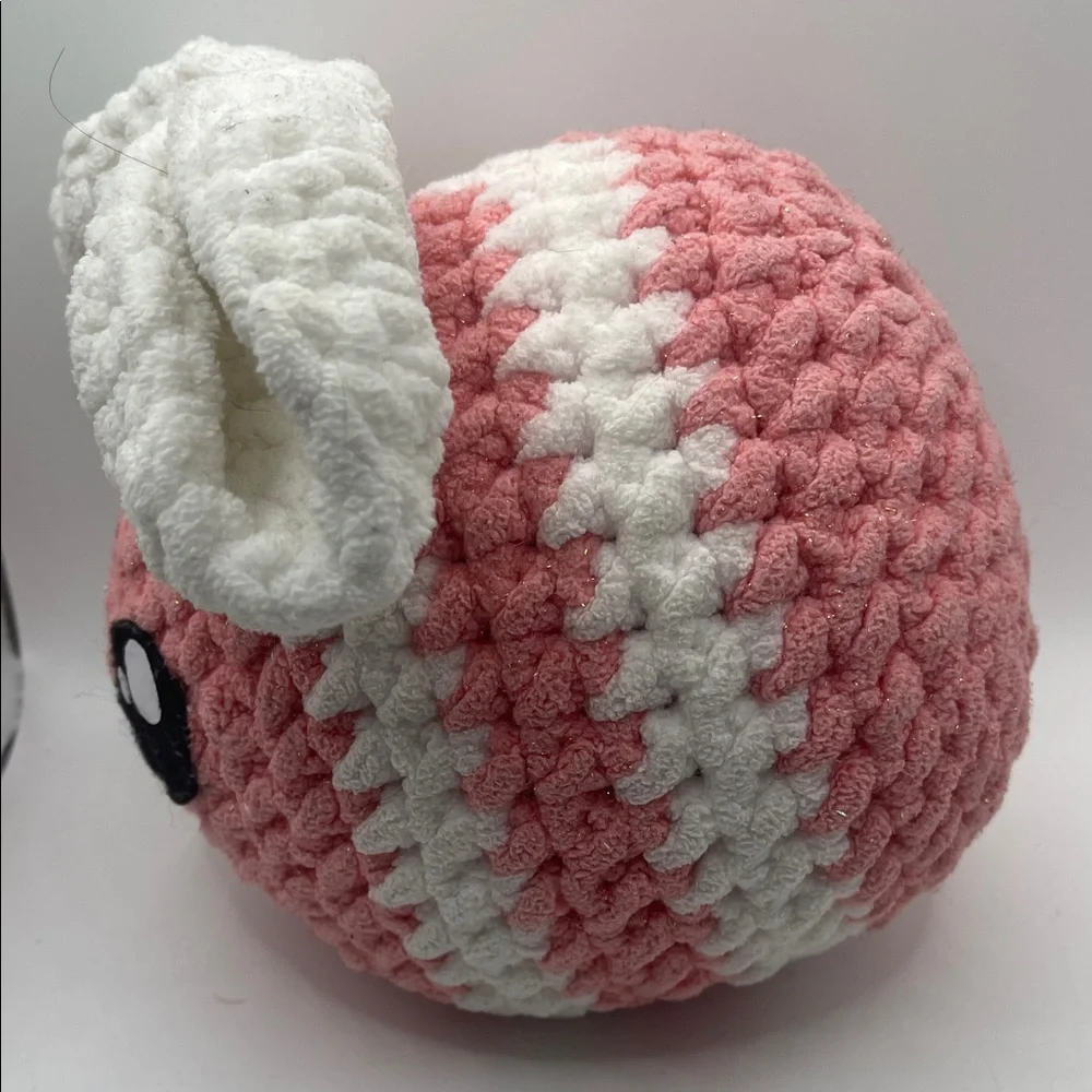 Plush Pink and White Small‎ bee